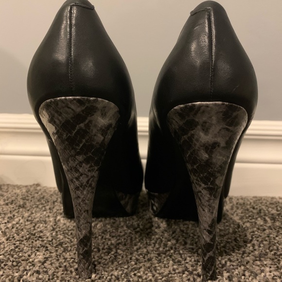 Guess platform heels sz 8 1/2 - Picture 4 of 5